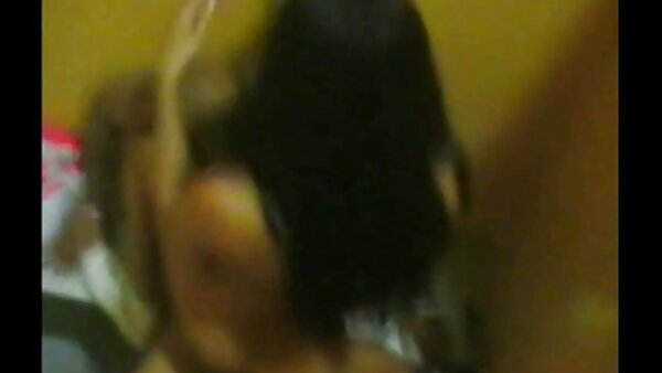 Шармантното бебе Амбер Невада е силно заебена од жешко темпериран пријател со дебел пенис