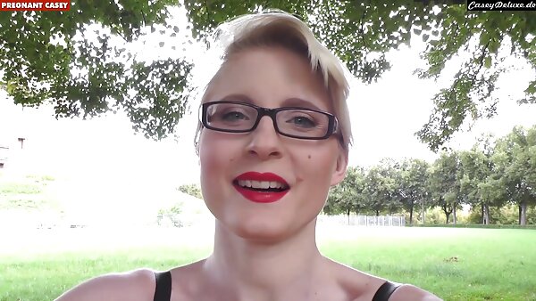 Сите голи курви се налудуваат на забавата и ги заебаваат нивните пички