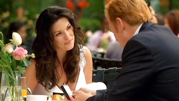 Сето црвенило русокоси масти, така што Синтија грубо ја дупчат нејзината зрела вагина