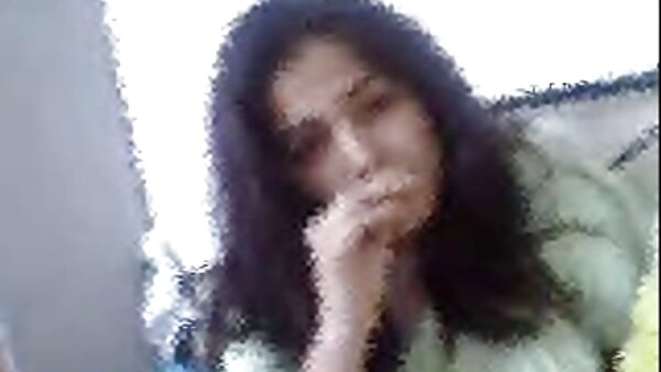 Гнасните куки се дупчат длабоко во нивната дупка за задникот во сесијата за ебање во четворица