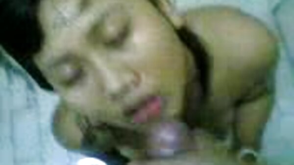 Злобната изопачена бринета наречена Робин сака брутална тројка со MMF